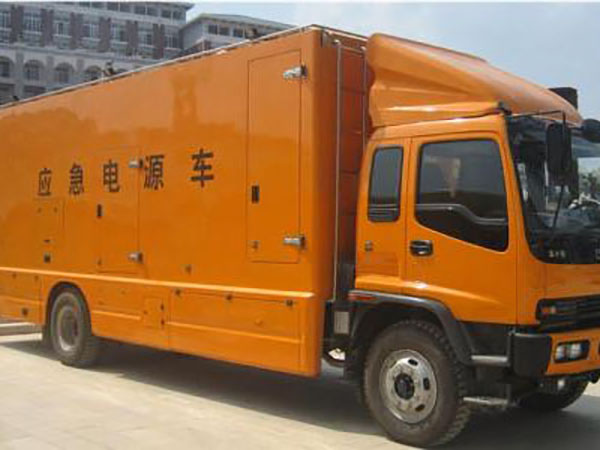 仪陇冬季柴油发电机启动前，如何检查燃油系统中的积水？